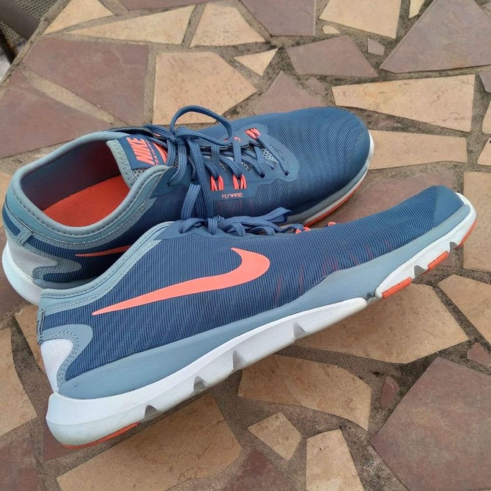 Women's Nike size 9.5